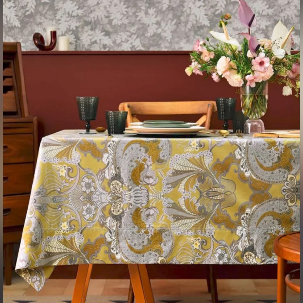 New Closet Item Zina Vasi 3 pack Vintage placemats